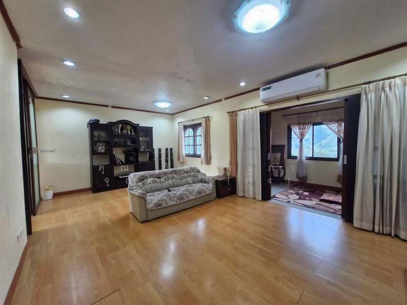 บ้านเดี่ยว 2 ชั้น 125 ตร.ว. ใกล้เรือนมะขามคู่ ใกล้โรงเรียนอัมพรไพศาล ซอยสุขาประชาสรรค์3 ซอย 26, Nonthaburi, ถนนติวานนท์, Bang Phut, Pak Kret, Nonthaburi, 3 Bedrooms, 230 sqm, Single Detached House For Sale, by คุณ วันประภา จุสมใจ (กุ้ง), 500562432 - DDproperty.com