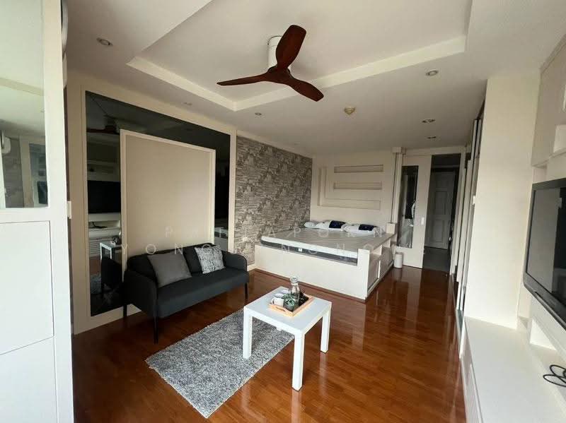 Baan Siri Sathorn, Bangkok, 10 Yen Akat 1 Alley, Thung Maha Mek, Sathon, Bangkok, 1 Bedroom, 38 sqm, Condo For Rent, by Pattaporn Yongsungnone, 500562491 - DDproperty.com
