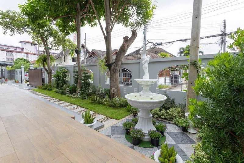 A house for rent near Lotus Hangdong, Chiang Mai Rental Price: 95,000 THB / month Property No.9H1102, Chiang Mai, Pa Daet, Muang Chiang Mai, Chiang Mai, 7 Bedrooms, 200 sqm, Single Detached House For Rent, by Baandeedee Chiangmai, 500562575 - DDproperty.com