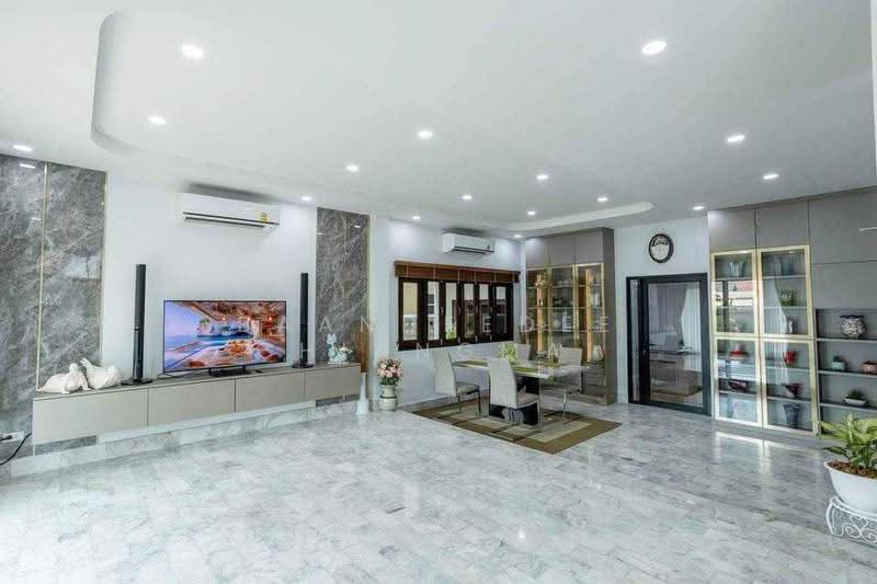 บ้านสวยให้เช่า – ใกล้โลตัสหางดง เพียง 5 นาที ค่าเช่า 95,000 บาท / เดือน รหัสทรัพย์ : No.9H1102, เชียงใหม่, ป่าแดด, เมืองเชียงใหม่, เชียงใหม่, 200 ตร.ม., บ้านเดี่ยว ให้เช่า, โดย Baandeedee Chiangmai, 500562575 - DDproperty.com
