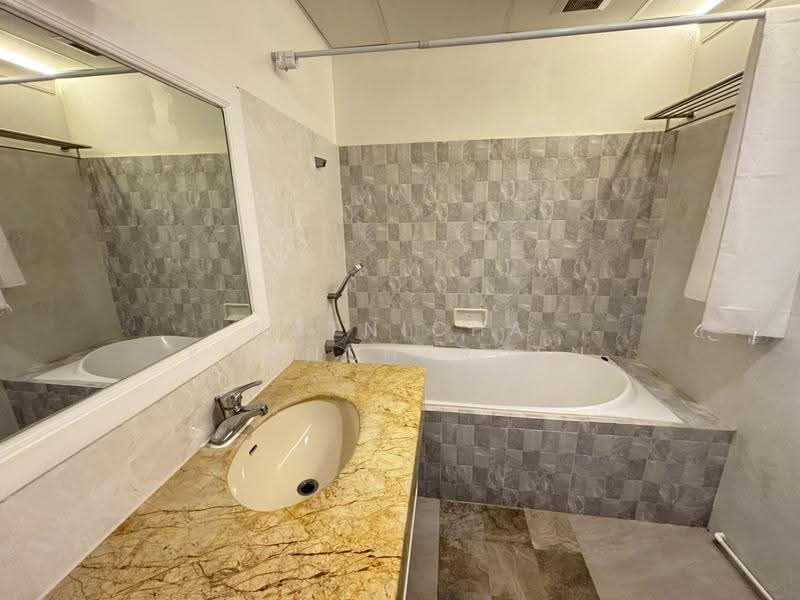 Acadamia Grand Tower, Bangkok, Soi Sukhumvit 43, Khlong Tan Nua, Watthana, Bangkok, 2 Bedrooms, 85 sqm, Condo For Rent, by Natnicha Kwancharoen, 500562583 - DDproperty.com
