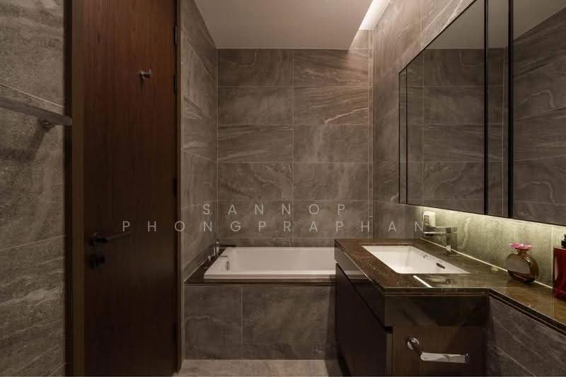 The Esse Sukhumvit 36, Bangkok, Soi Sukhumvit 36, Sukhumvit Road, Phra Kanong, Khlong Toei, Bangkok, 1 Bedroom, 38 sqm, Condo For Rent, by Sannop Phongpraphan, 500562640 - DDproperty.com