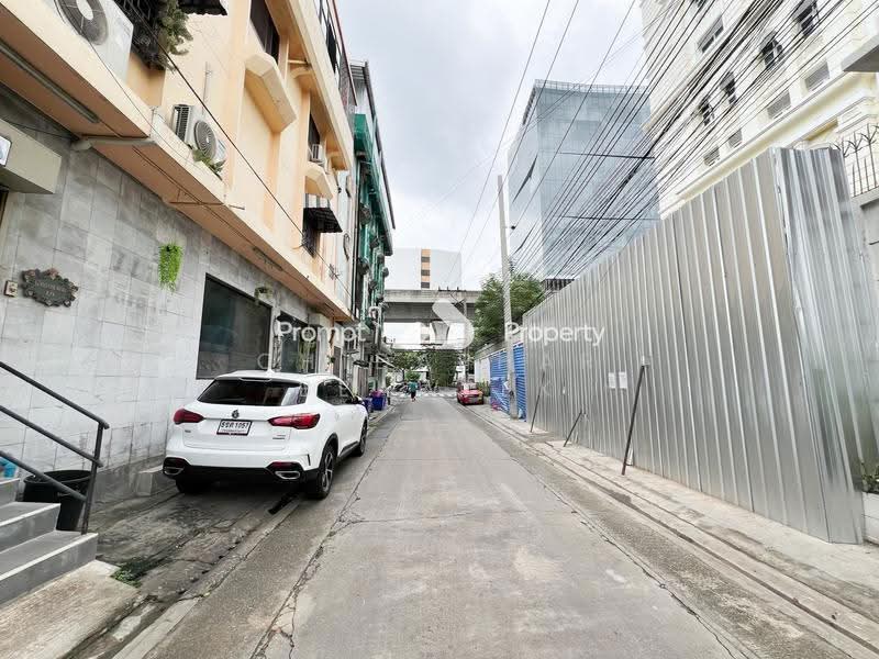 Large Land Plot with a 10-Story Building for Sale on Sukhumvit Road, Bangkok, สุขุมวิท, Bang Chak, Phra Khanong, Bangkok, , 4,989 sqm, Business For Sale, by Chidaphar Beawlek, 500562682 - DDproperty.com
