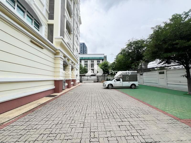Large Land Plot with a 10-Story Building for Sale on Sukhumvit Road, Bangkok, สุขุมวิท, Bang Chak, Phra Khanong, Bangkok, , 4,989 sqm, Business For Sale, by Chidaphar Beawlek, 500562682 - DDproperty.com
