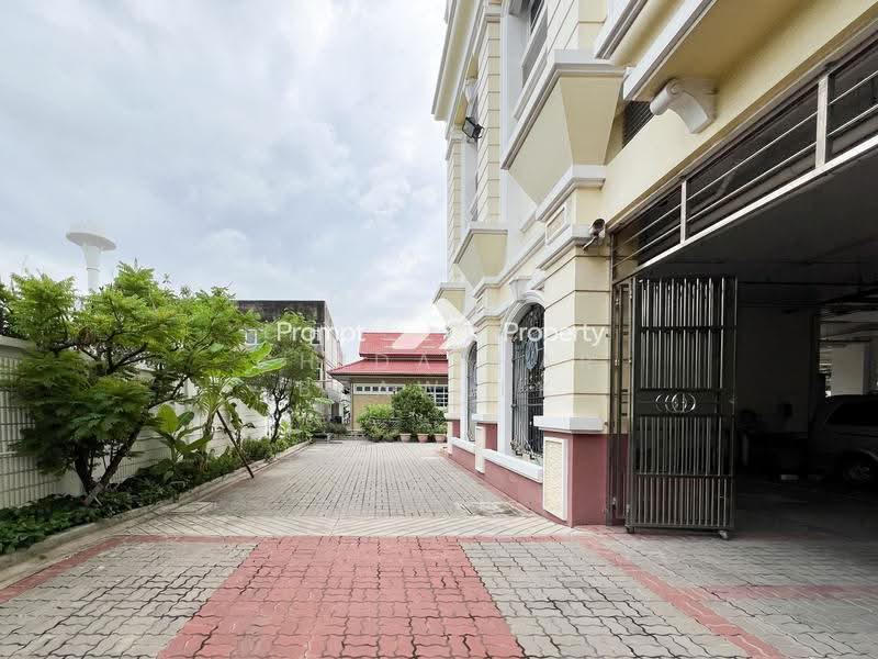 Large Land Plot with a 10-Story Building for Sale on Sukhumvit Road, Bangkok, สุขุมวิท, Bang Chak, Phra Khanong, Bangkok, , 4,989 sqm, Business For Sale, by Chidaphar Beawlek, 500562682 - DDproperty.com