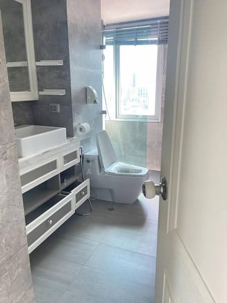 Silom Grand Terrace, Bangkok, Soi Saladaeng 2, Saladaeng Road, Silom, Bang Rak, Bangkok, 2 Bedrooms, 105 sqm, Condo For Rent, by Getsarin Aron, 500562748 - DDproperty.com
