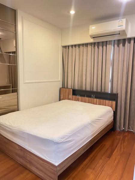 Silom Grand Terrace, Bangkok, Soi Saladaeng 2, Saladaeng Road, Silom, Bang Rak, Bangkok, 2 Bedrooms, 105 sqm, Condo For Rent, by Getsarin Aron, 500562748 - DDproperty.com