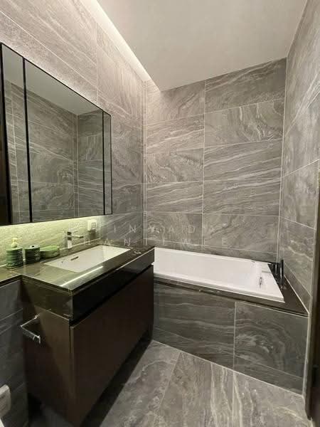 The Esse Sukhumvit 36, Bangkok, Soi Sukhumvit 36, Sukhumvit Road, Phra Kanong, Khlong Toei, Bangkok, 1 Bedroom, 40 sqm, Condo For Rent, by Pinyada Hantewee, 500562838 - DDproperty.com