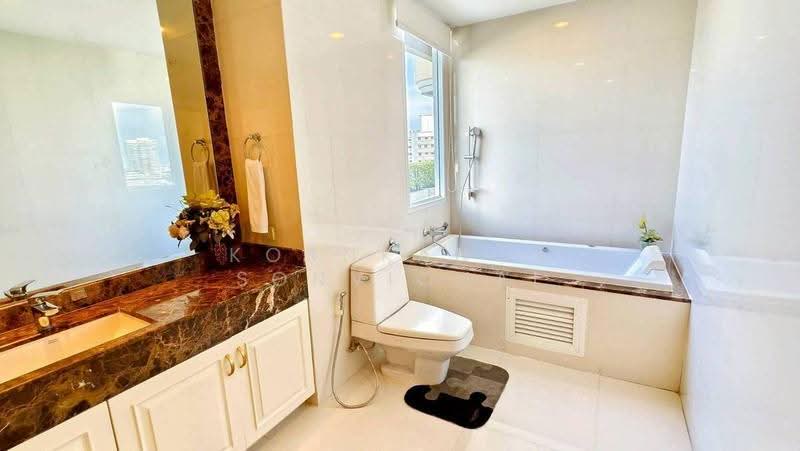 Piyathip Place, Bangkok, 24 Soi Prommitr, Khlong Tan Nua, Watthana, Bangkok, 4 Bedrooms, 800 sqm, Apartment For Rent, by Kornkanok Sonvichai, 500562914 - DDproperty.com