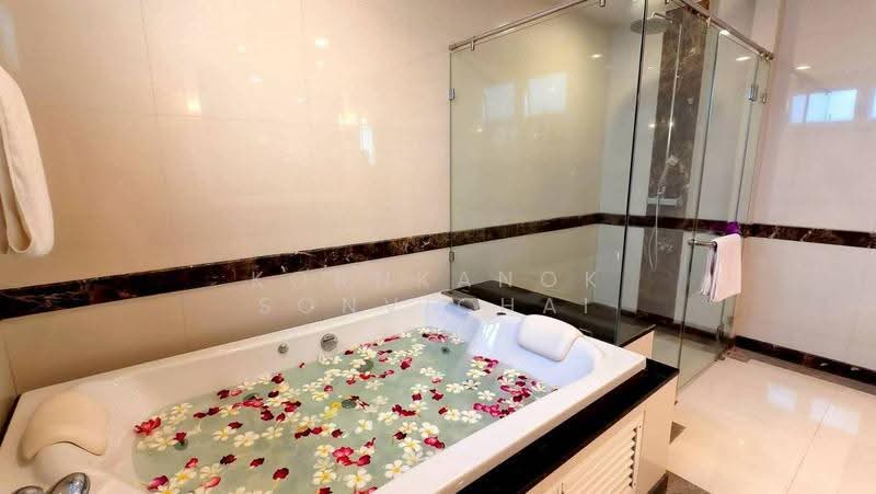 Piyathip Place, Bangkok, 24 Soi Prommitr, Khlong Tan Nua, Watthana, Bangkok, 4 Bedrooms, 800 sqm, Apartment For Rent, by Kornkanok Sonvichai, 500562914 - DDproperty.com