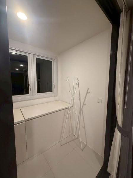 XT Huaikhwang, Bangkok, 244 Ratchadaphisek Road, Huai Khwang, Bangkok, 1 Bedroom, 35 sqm, Condo For Rent, by Getsarin Aron, 500563044 - DDproperty.com