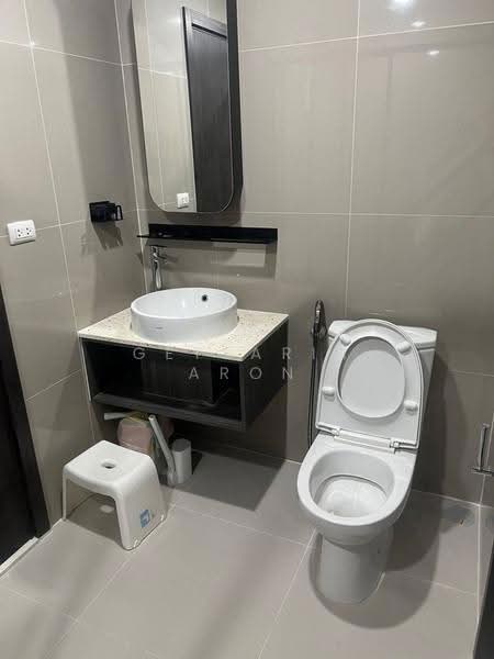 XT Huaikhwang, Bangkok, 244 Ratchadaphisek Road, Huai Khwang, Bangkok, 1 Bedroom, 35 sqm, Condo For Rent, by Getsarin Aron, 500563044 - DDproperty.com