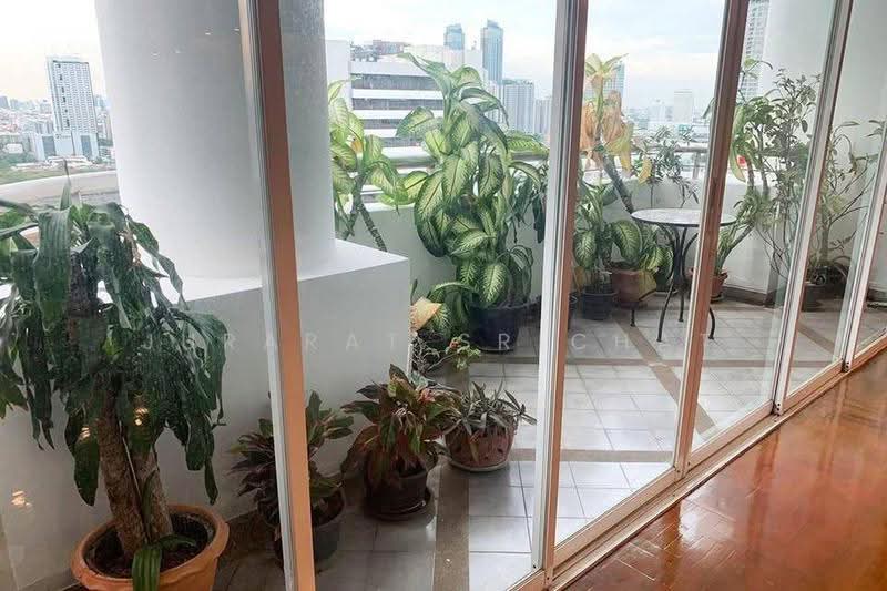 Kallista Mansion, Bangkok, 64 Soi Sukhumvit 11, Khlongtoei Nua, Watthana, Bangkok, 3 Bedrooms, 315 sqm, Condo For Sale, by Jurarat Srichat, 500563051 - DDproperty.com