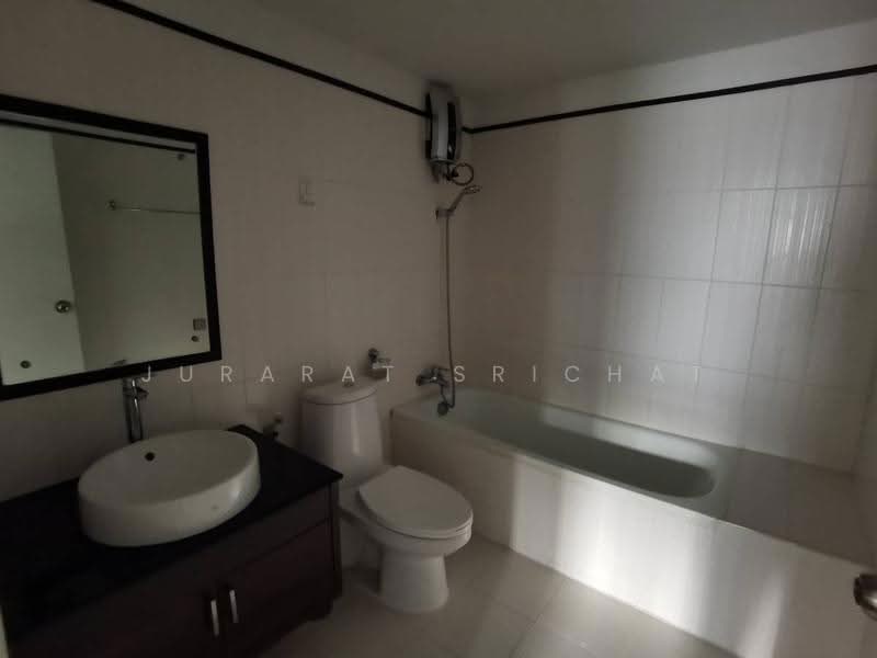 Regent on the Park 1, Bangkok, Soi Sukhumvit 26, Khong Tan, Khlong Toei, Bangkok, 3 Bedrooms, 350 sqm, Condo For Rent, by Jurarat Srichat, 500563076 - DDproperty.com