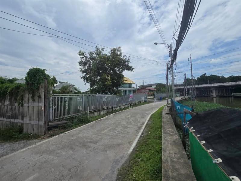 ที่ดิน + บ้าน 2 ชั้น 5 ไร่ ใกล้โรงพยาบาลบางบ่อ ซอยอบต.1 หมู่ที่1, สมุทรปราการ, ถนนเทพารักษ์, บางเพรียง, บางบ่อ, สมุทรปราการ, 300 ตร.ม., บ้านเดี่ยว ขาย, โดย คุณ พัทธ์ธีรา เจริญธรรม (พัท), 500563101 - DDproperty.com