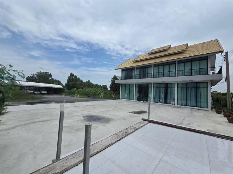 ที่ดิน + บ้าน 2 ชั้น 5 ไร่ ใกล้โรงพยาบาลบางบ่อ ซอยอบต.1 หมู่ที่1, สมุทรปราการ, ถนนเทพารักษ์, บางเพรียง, บางบ่อ, สมุทรปราการ, 300 ตร.ม., บ้านเดี่ยว ขาย, โดย คุณ พัทธ์ธีรา เจริญธรรม (พัท), 500563101 - DDproperty.com