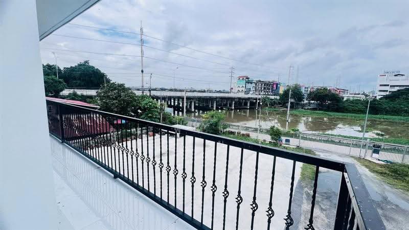 ที่ดิน + บ้าน 2 ชั้น 5 ไร่ ใกล้โรงพยาบาลบางบ่อ ซอยอบต.1 หมู่ที่1, Samut Prakan, ถนนเทพารักษ์, Bang Phriang, Bang Bo, Samut Prakan, 3 Bedrooms, 300 sqm, Single Detached House For Sale, by คุณ พัทธ์ธีรา เจริญธรรม (พัท), 500563101 - DDproperty.com