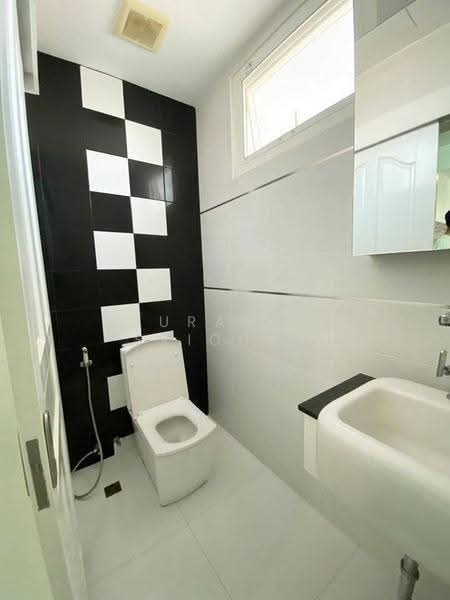 Wind Sukhumvit 23, Bangkok, 136 Soi Sukhumvit 23, Sukhumvit Road, Khlongtoei Nua, Watthana, Bangkok, 3 Bedrooms, 342 sqm, Condo For Sale, by Jurarat Srichat, 500563241 - DDproperty.com