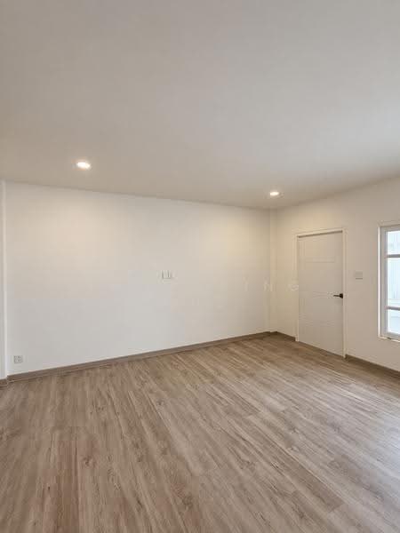Nanthana Garden, Nonthaburi, Pak Kret, Nonthaburi, 3 Bedrooms, 141 sqm, Townhouse For Sale, by THE LIVING HUB, 500563312 - DDproperty.com