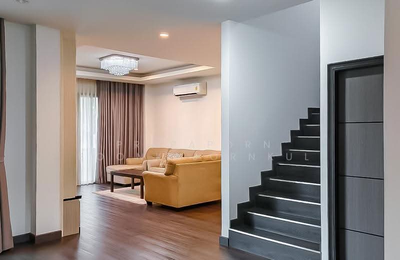 House near Ekkamai, Bangkok, สุขุมวิท 65, Phra Kanong Nua, Watthana, Bangkok, 4 Bedrooms, 330 sqm, Single Detached House For Rent, by Prapaporn Boonkajonkul, 500563353 - DDproperty.com