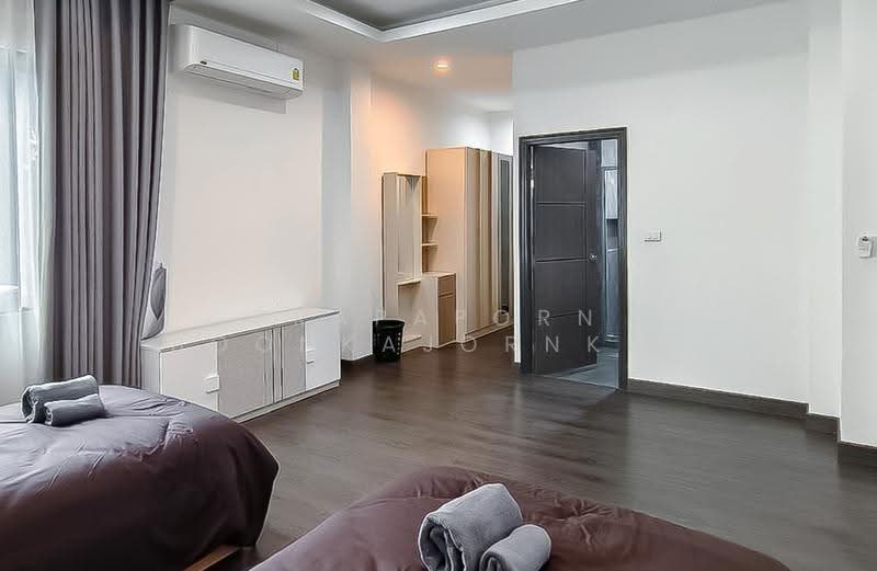House near Ekkamai, Bangkok, สุขุมวิท 65, Phra Kanong Nua, Watthana, Bangkok, 4 Bedrooms, 330 sqm, Single Detached House For Rent, by Prapaporn Boonkajonkul, 500563353 - DDproperty.com