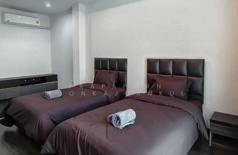 House near Ekkamai, Bangkok, สุขุมวิท 65, Phra Kanong Nua, Watthana, Bangkok, 4 Bedrooms, 330 sqm, Single Detached House For Rent, by Prapaporn Boonkajonkul, 500563353 - DDproperty.com