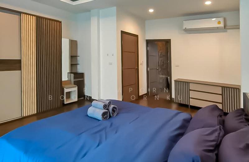 House near Ekkamai, Bangkok, สุขุมวิท 65, Phra Kanong Nua, Watthana, Bangkok, 4 Bedrooms, 330 sqm, Single Detached House For Rent, by Prapaporn Boonkajonkul, 500563353 - DDproperty.com