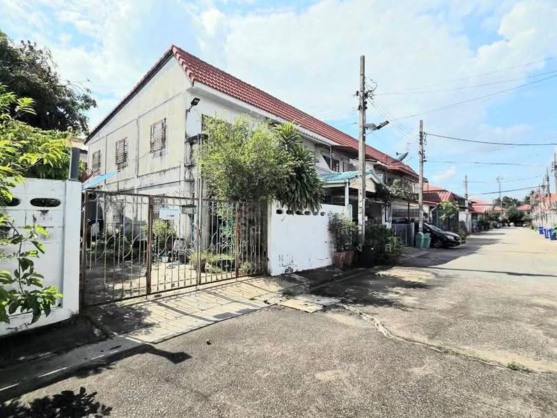 ขาย ทาวน์เฮ้าส์ หลังมุม หมู่บ้าน พระปิ่น 3 บางใหญ่, Nonthaburi, Bang Mae Nang, Bang Yai, Nonthaburi, 2 Bedrooms, 110 sqm, Townhouse For Sale, by กรณวัสส์ กัณฑวัสส์วงส์, 500563384 - DDproperty.com