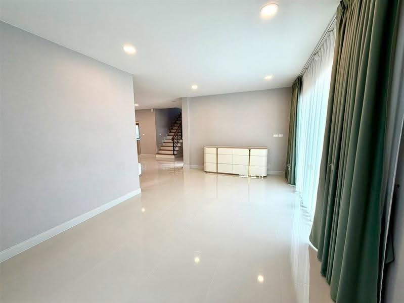 Centro Phahol-Vibhavadi 3 : เซนโทร พหลฯ-วิภาวดี 3, Pathum Thani, ถนนพหลโยธิน, Khlong Nung, Khlong Luang, Pathum Thani, 5 Bedrooms, 289 sqm, Single Detached House For Sale, by คุณ วีนัสรา บุตรพา (เมล), 500563392 - DDproperty.com