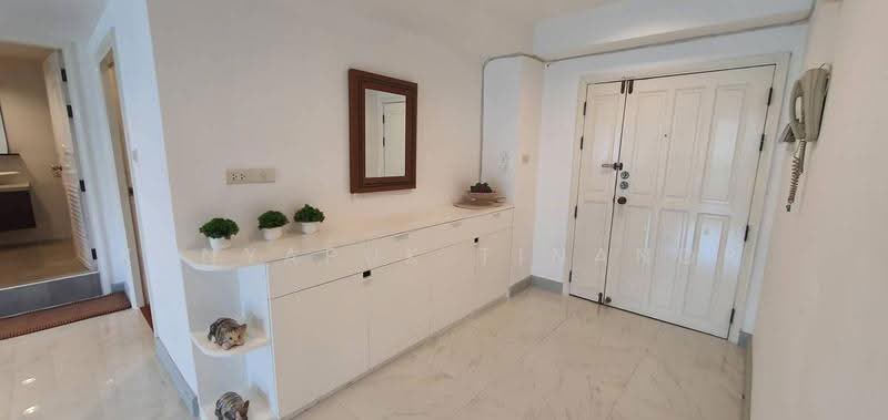 Royal Castle Sukhumvit, Bangkok, 30 Soi Sukhumvit 39, Khlongtoei Nua, Watthana, Bangkok, 3 Bedrooms, 140 sqm, Condo For Rent, by Kanyapuk Tinanop, 500563429 - DDproperty.com