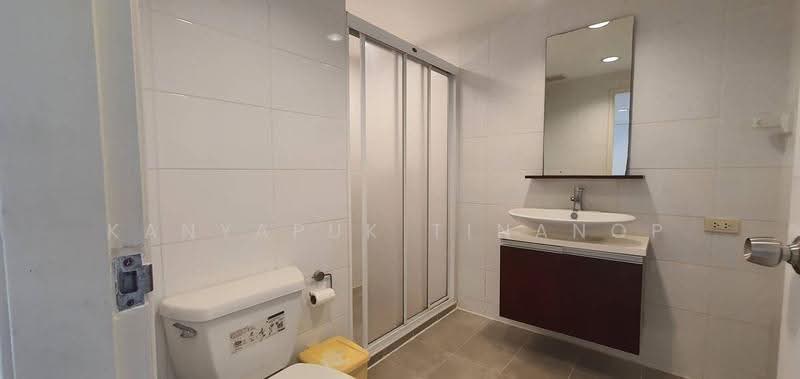 Royal Castle Sukhumvit, Bangkok, 30 Soi Sukhumvit 39, Khlongtoei Nua, Watthana, Bangkok, 3 Bedrooms, 140 sqm, Condo For Rent, by Kanyapuk Tinanop, 500563429 - DDproperty.com