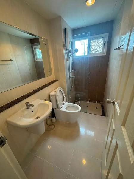 Baan Klang Muang Urbanion Rama 9-Ladprao : บ้านกลางเมือง เออร์บาเนี่ยน พระราม 9-ลาดพร้าว, กรุงเทพ, ซอยลาดพร้าว 84 ถนนลาดพร้าว, วังทองหลาง, กรุงเทพ, 200 ตร.ม., ทาวน์เฮ้าส์ ให้เช่า, โดย บุษบา รัตนวงษ์ชัย, 500563436 - DDproperty.com
