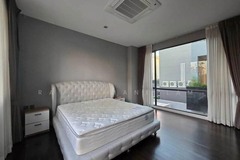 undefined, Bangkok, Suan Luang, Bangkok, 4 Bedrooms, 440 sqm, Single Detached House For Rent, by Rasita Maneelam, 500563481 - DDproperty.com