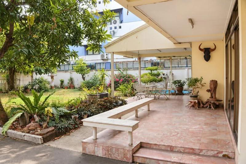 Detached House for Rent near BTS Ari – Company Registration Allowed, Pet-Friendly (SPSAD4175), Bangkok, Samsen Nai, Phaya Thai, Bangkok, 6 Bedrooms, 976 sqm, Single Detached House For Rent, by Agent Pla, 500563634 - DDproperty.com