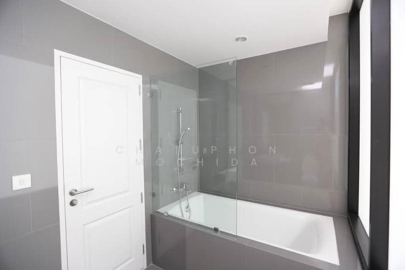 Noble Revo Silom, Bangkok, 88 Soi Surasak Surasak Road, Silom, Bang Rak, Bangkok, 2 Bedrooms, 66 sqm, Condo For Sale, by Chatuphon Mochida, 500563658 - DDproperty.com