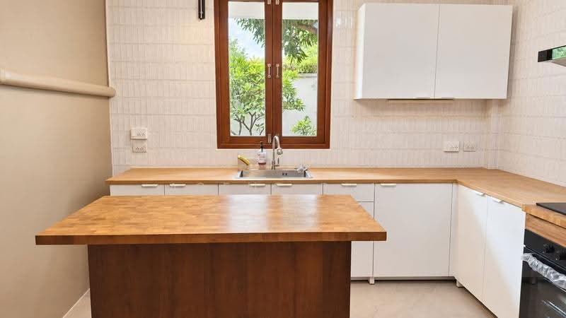 Detached House for Rent near BTS Phrom Phong | Pet-Friendly (with conditions) (SPSAD4176), Bangkok, Khong Tan, Khlong Toei, Bangkok, 2 Bedrooms, 200 sqm, Single Detached House For Rent, by Agent Pla, 500563691 - DDproperty.com