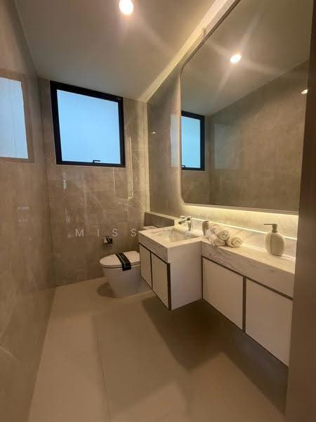 Aerie Srinakarin-Krungthepkreetha, Bangkok, Srinakarin - Romklao Road, Khlong Song Ton Nun, Lat Krabang, Bangkok, 5 Bedrooms, 3,590 sqm, Single Detached House For Rent, by Miss Nana, 500563747 - DDproperty.com