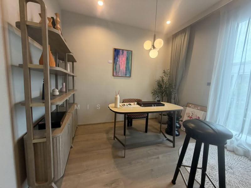 Aerie Srinakarin-Krungthepkreetha, Bangkok, Srinakarin - Romklao Road, Khlong Song Ton Nun, Lat Krabang, Bangkok, 5 Bedrooms, 3,590 sqm, Single Detached House For Rent, by Miss Nana, 500563747 - DDproperty.com