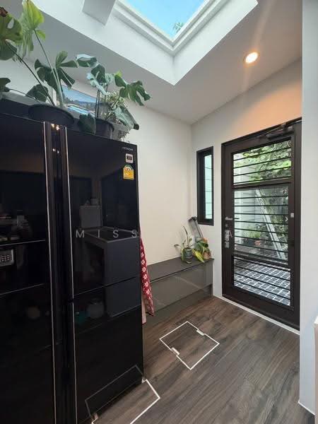 Aerie Srinakarin-Krungthepkreetha, Bangkok, Srinakarin - Romklao Road, Khlong Song Ton Nun, Lat Krabang, Bangkok, 5 Bedrooms, 3,590 sqm, Single Detached House For Rent, by Miss Nana, 500563747 - DDproperty.com
