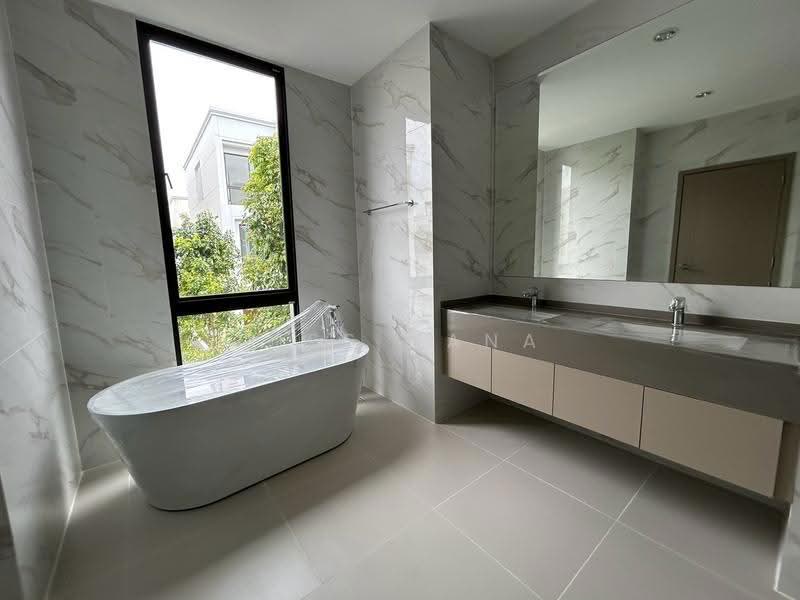 Aerie Srinakarin-Krungthepkreetha, Bangkok, Srinakarin - Romklao Road, Khlong Song Ton Nun, Lat Krabang, Bangkok, 5 Bedrooms, 3,590 sqm, Single Detached House For Rent, by Miss Nana, 500563747 - DDproperty.com