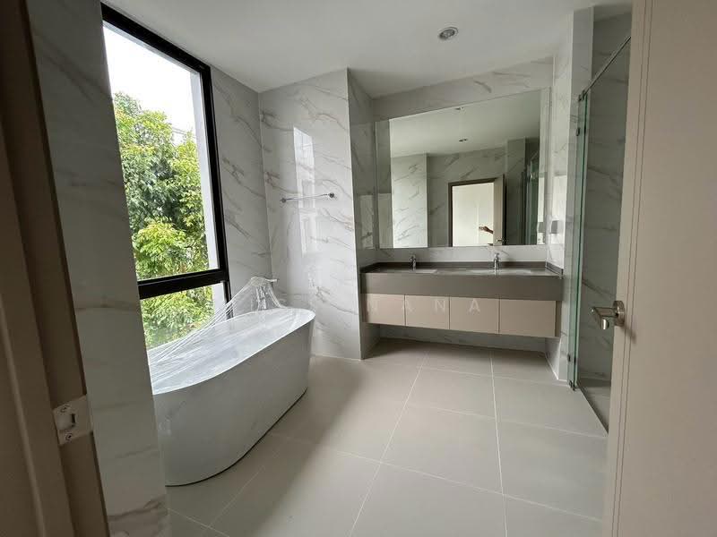 Aerie Srinakarin-Krungthepkreetha, Bangkok, Srinakarin - Romklao Road, Khlong Song Ton Nun, Lat Krabang, Bangkok, 5 Bedrooms, 3,590 sqm, Single Detached House For Rent, by Miss Nana, 500563747 - DDproperty.com