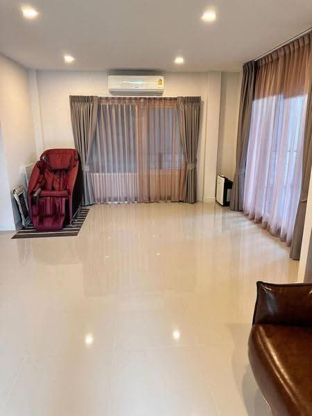 4-BR House, Bangkok, Dok Mai, Prawet, Bangkok, 4 Bedrooms, 325 sqm, Single Detached House For Sale, by Chatuphon Mochida, 500563791 - DDproperty.com