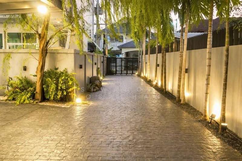 4-BR House, Chon Buri (Pattaya), Nong Khang Khok, Muang Chon Buri, Chon Buri (Pattaya), 4 Bedrooms, 445 sqm, Single Detached House For Sale, by Siwanon Gosachan, 500563860 - DDproperty.com