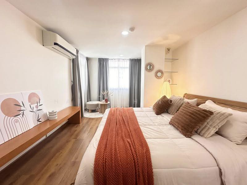 Green Point Silom, Bangkok, 29 Soi Anumanratthanon, Suriyawong, Bang Rak, Bangkok, 1 Bedroom, 62 sqm, Condo For Rent, by Hathaichanok Saenset, 500563933 - DDproperty.com