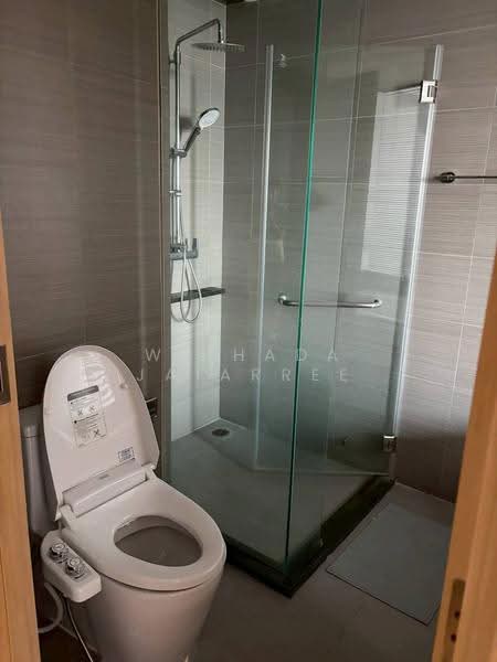 Siri At Sukhumvit, Bangkok, 902 Sukhumvit Road, Phra Kanong, Khlong Toei, Bangkok, 2 Bedrooms, 70 sqm, Condo For Rent, by Withada Jaiarree, 500563962 - DDproperty.com