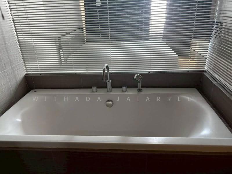 Siri At Sukhumvit, Bangkok, 902 Sukhumvit Road, Phra Kanong, Khlong Toei, Bangkok, 2 Bedrooms, 70 sqm, Condo For Rent, by Withada Jaiarree, 500563962 - DDproperty.com