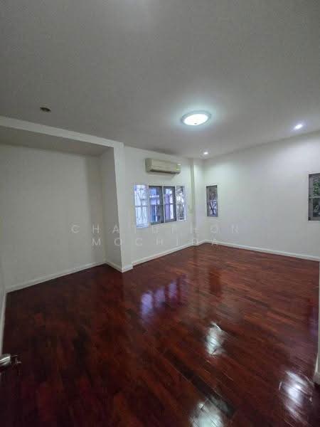 3-BR House, Bangkok, Bangmot, Thung Khru, Bangkok, 3 Bedrooms, 440 sqm, Single Detached House For Sale, by Chatuphon Mochida, 500564010 - DDproperty.com