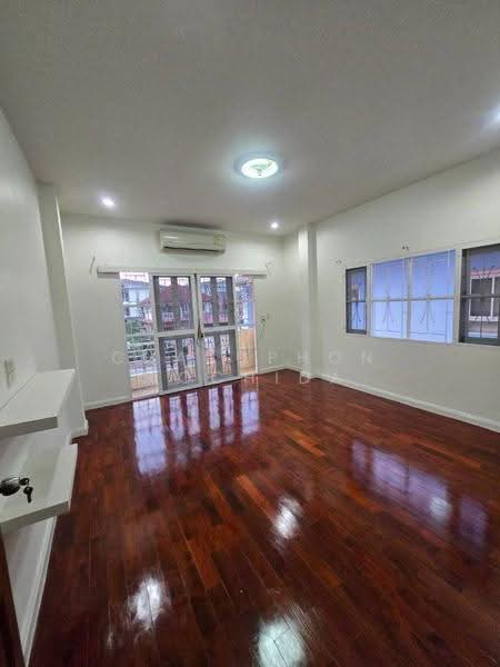 3-BR House, Bangkok, Bangmot, Thung Khru, Bangkok, 3 Bedrooms, 440 sqm, Single Detached House For Sale, by Chatuphon Mochida, 500564010 - DDproperty.com