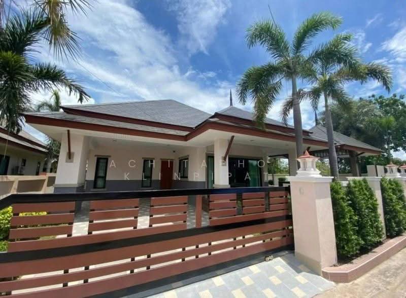 Baan Dusit Pattaya Lake : บ้านดุสิต พัทยา เลค, ชลบุรี, ถนนทางเข้า, ห้วยใหญ่, บางละมุง, ชลบุรี, 350 ตร.ม., วิลล่า ขาย, โดย Achitaphop Klinpipat, 500564033 - DDproperty.com