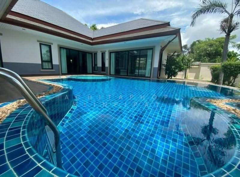 Baan Dusit Pattaya Lake : บ้านดุสิต พัทยา เลค, ชลบุรี, ถนนทางเข้า, ห้วยใหญ่, บางละมุง, ชลบุรี, 350 ตร.ม., วิลล่า ขาย, โดย Achitaphop Klinpipat, 500564033 - DDproperty.com